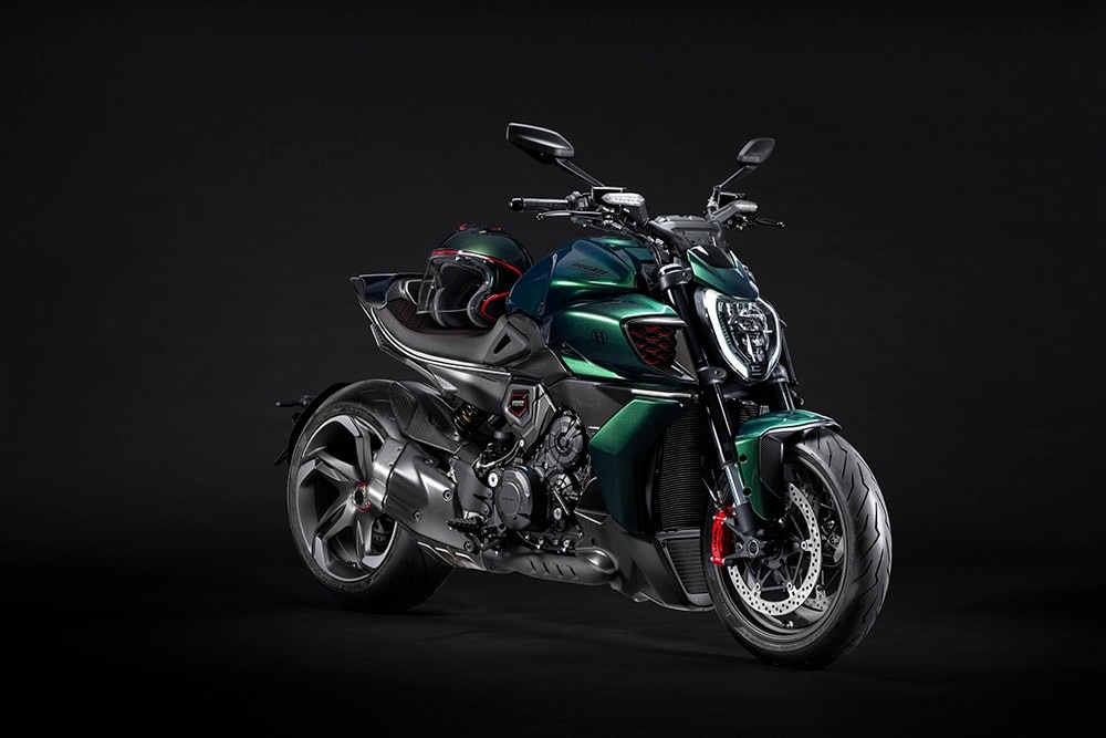 Ducati e Bentley: due serie davvero speciali per la Diavel V4
